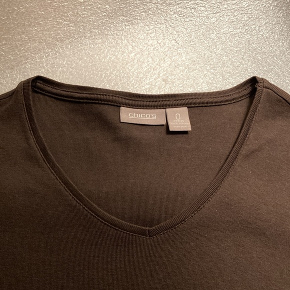 Chico’s Brown V-Neck Short Cap Sleeve Stretch T-Shirt - Chico’s Size 0 - Picture 10 of 15